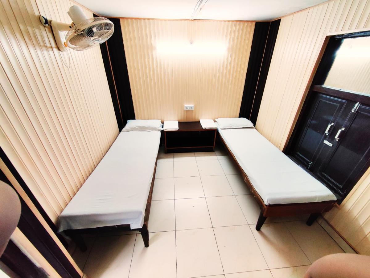 Roop Guest House Lucknow Room photo