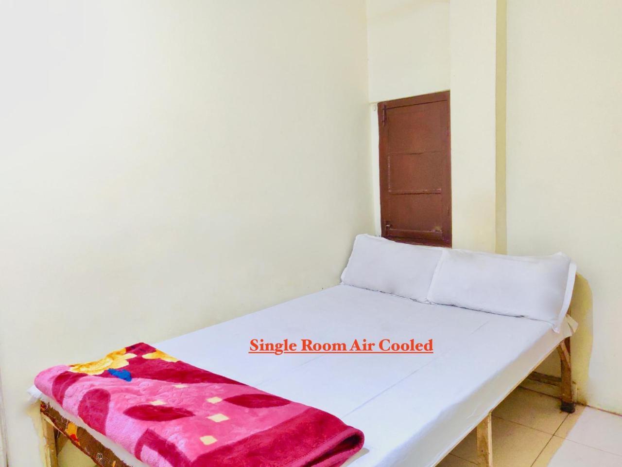 Roop Guest House Lucknow Exterior photo